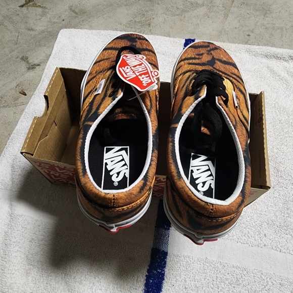 VANS ERA Men's 4.5 / Women's 6 Skate Shoes Tiger/True White - Picture 4 of 7